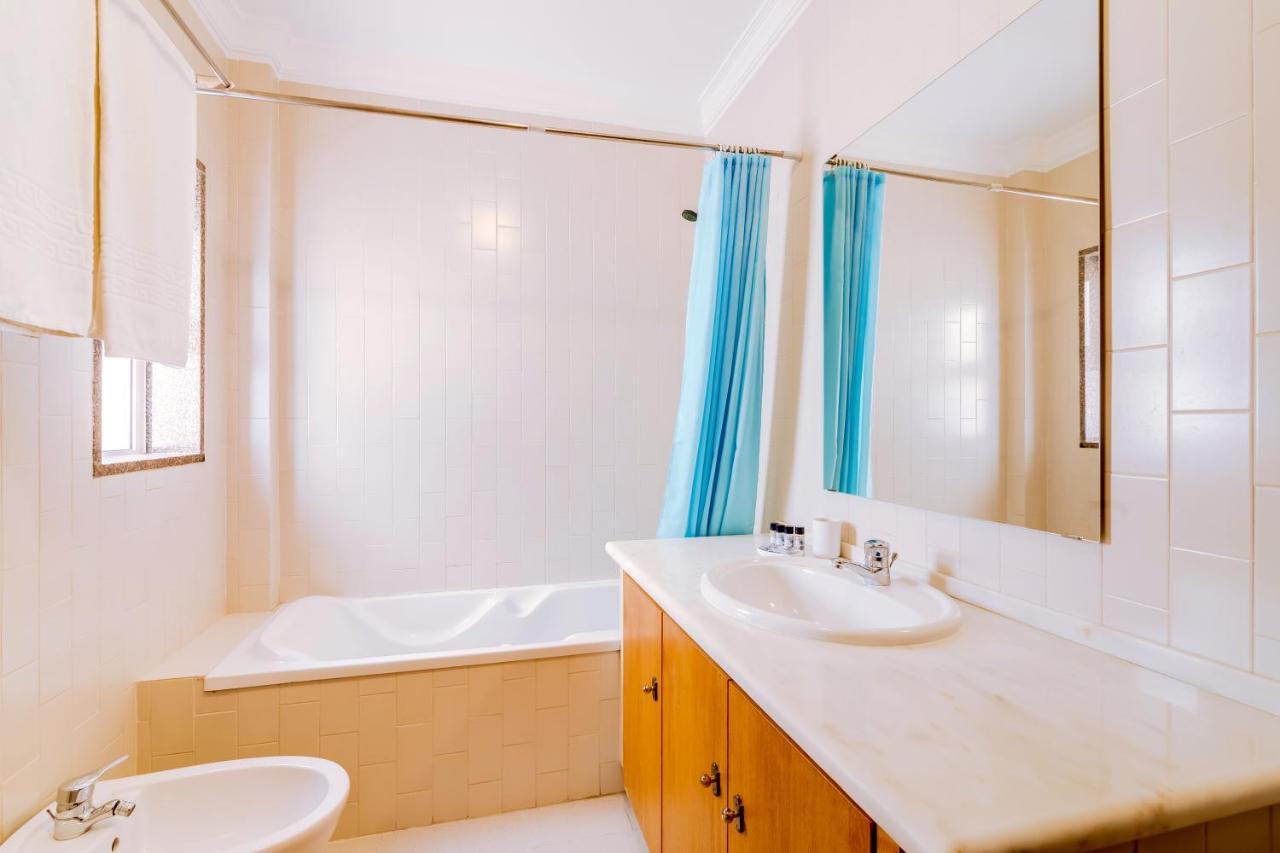 Al- Apartamentos Novos Vista Mar Quarteira Bagian luar foto